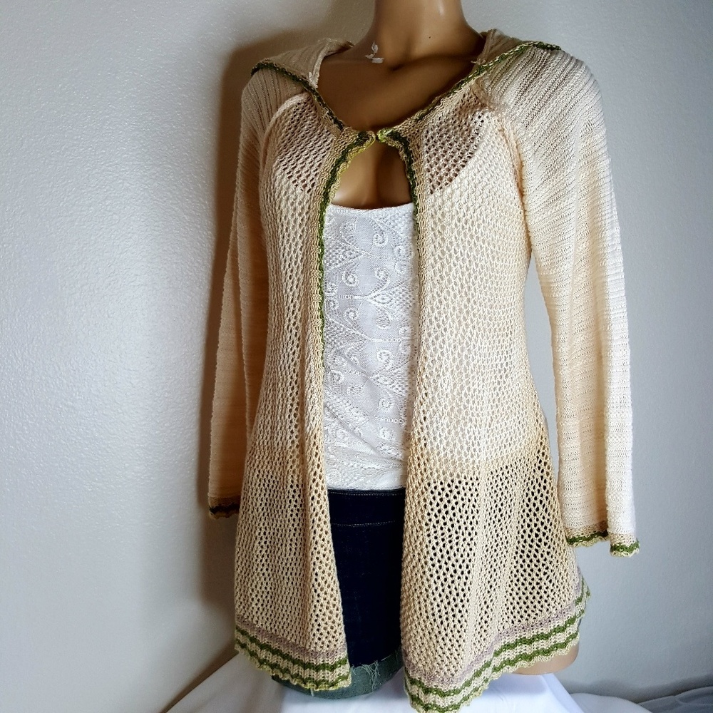 Hem & Thread cream & green crocheted cardigan M